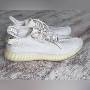 Adidas Yeezy Boost 350‎ V2 in Cream and ivory men’s size 9.5